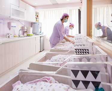 坐月子去月子中心值嗎 在家坐月子好還是去月子中心坐月子好