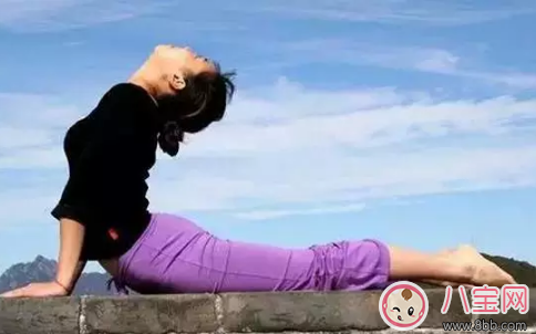 不用做豐胸手術(shù) 簡(jiǎn)單運(yùn)動(dòng)豐胸最靠譜 不用做豐胸手術(shù) 簡(jiǎn)單運(yùn)動(dòng)豐胸最靠譜