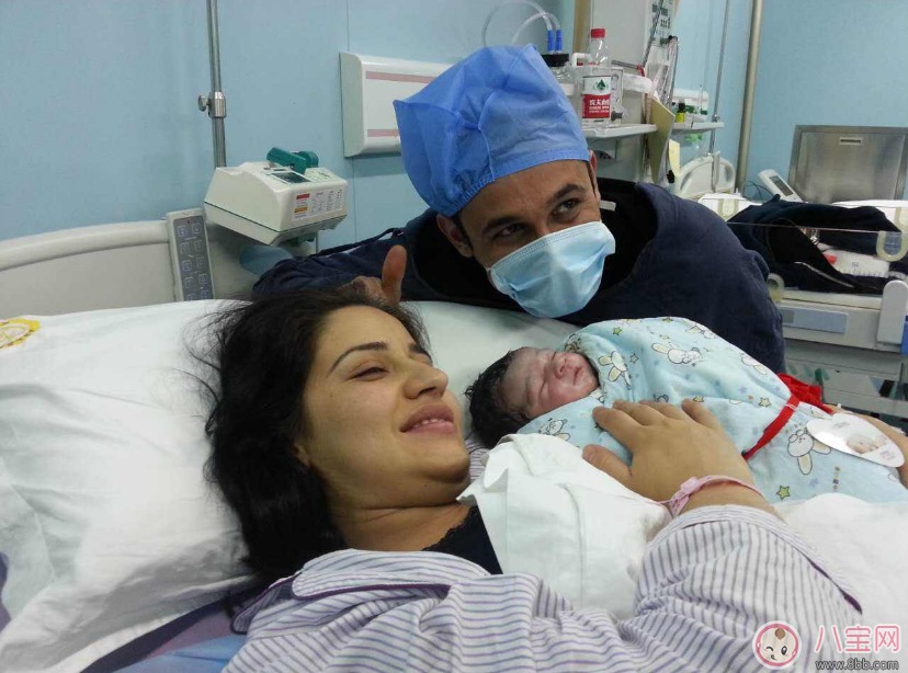 出門(mén)買(mǎi)個(gè)菜，順便生個(gè)娃 在路上突然要生了怎么辦