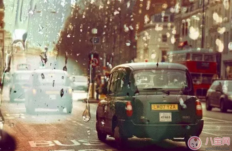 下雨天孕婦出門需要注意什么 孕婦下雨天出門要帶什么東西 下雨天孕婦出門需要注意什么 孕婦下雨天出門要帶什么東西