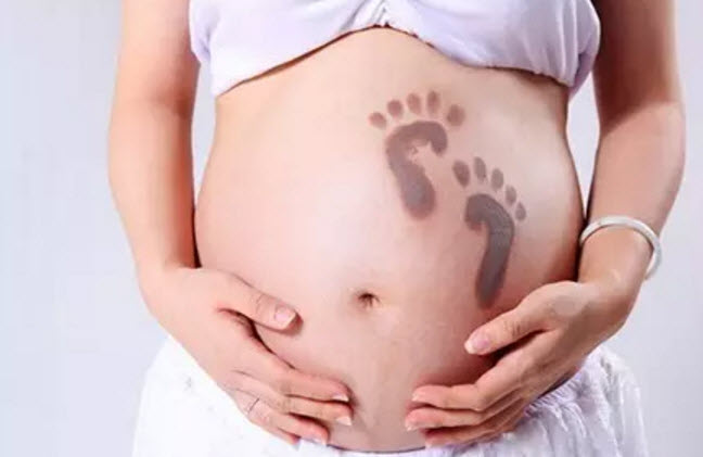 剪臍帶時寶寶會不會疼 剪臍帶是寶寶疼還是媽媽疼