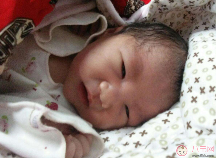 媽媽第一次看到自己生的寶寶是什么感覺 媽媽第一次看到自己生的寶寶是什么感覺