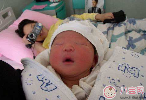 媽媽第一次看到自己生的寶寶是什么感覺 媽媽第一次看到自己生的寶寶是什么感覺