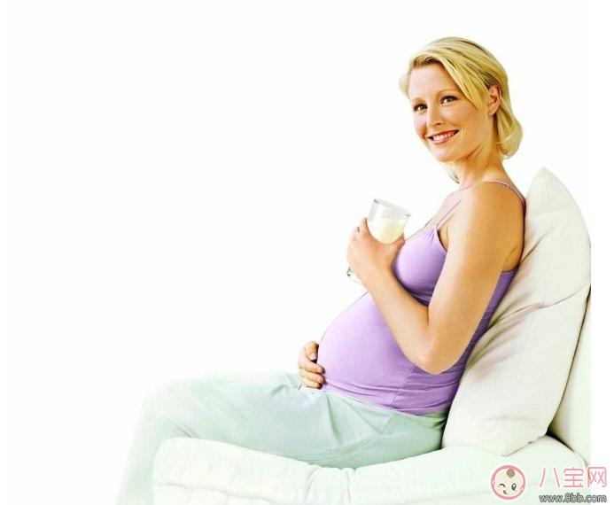 喝牛奶助準媽媽睡眠嗎 失眠可以喝牛奶嗎 喝牛奶助準媽媽睡眠嗎 失眠可以喝牛奶嗎