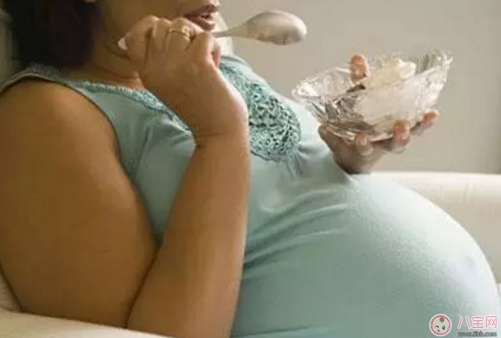 孕婦可以吃冷飲雪糕嗎 懷孕中期可以吃冷飲嗎 孕婦可以吃冷飲雪糕嗎 懷孕中期可以吃冷飲嗎