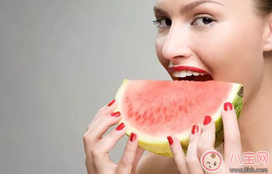 準(zhǔn)媽媽吃西瓜有這些講究 孕婦科學(xué)吃西瓜方法 準(zhǔn)媽媽吃西瓜有這些講究 孕婦科學(xué)吃西瓜方法