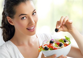 懷孕吃哈密瓜竟然催吐 懷孕這些食物一定要遠離