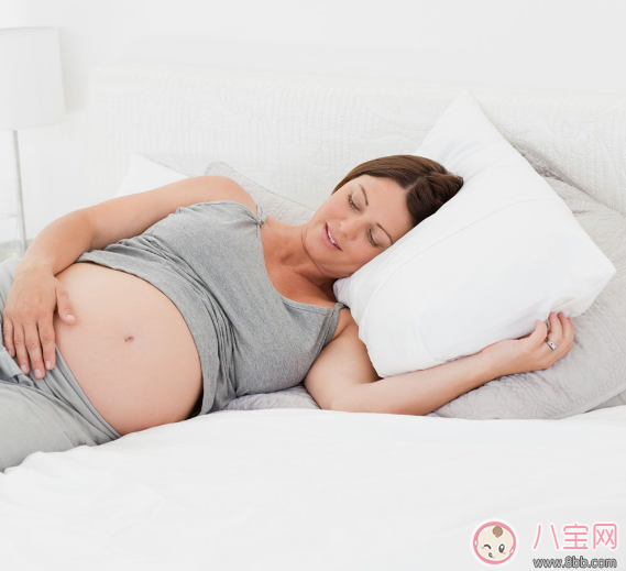 胡杏兒懷孕三個月竟然還在工作 懷孕工作竟有這么多好處