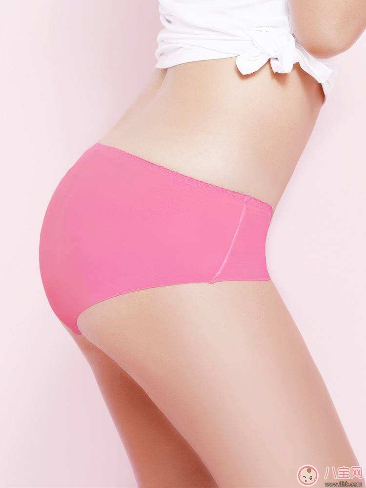 翹臀女王卡戴珊產(chǎn)后依舊擁有翹臀蜂腰  如何修煉翹臀