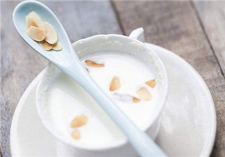 哺乳期喝杏仁奶好處多  美容養(yǎng)顏還補(bǔ)鈣