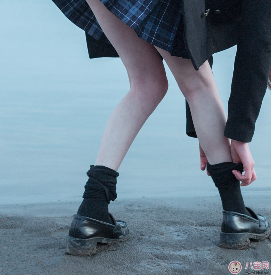 周冬雨瘦成漫畫腿  如何改變走路姿勢瘦腿