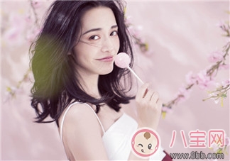 產(chǎn)后嚴(yán)重脫發(fā)怎么辦  全方面治療是關(guān)鍵