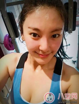 時尚性感張雨綺 豐胸是運動與美食的結合