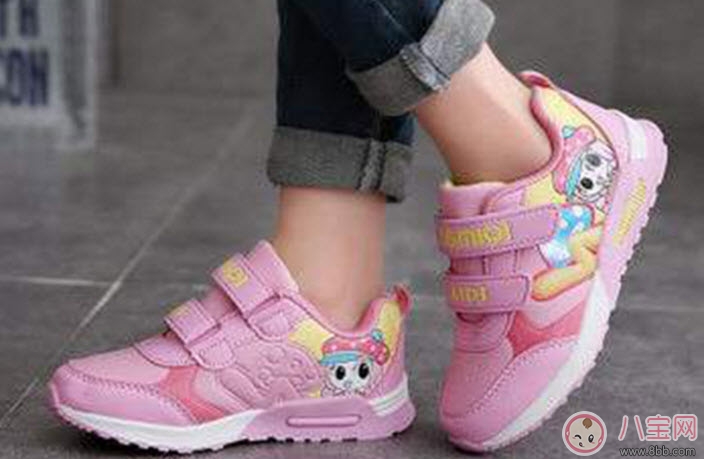 寶寶機(jī)能鞋學(xué)步鞋的區(qū)別有哪些 寶寶機(jī)能鞋和學(xué)步鞋哪種好