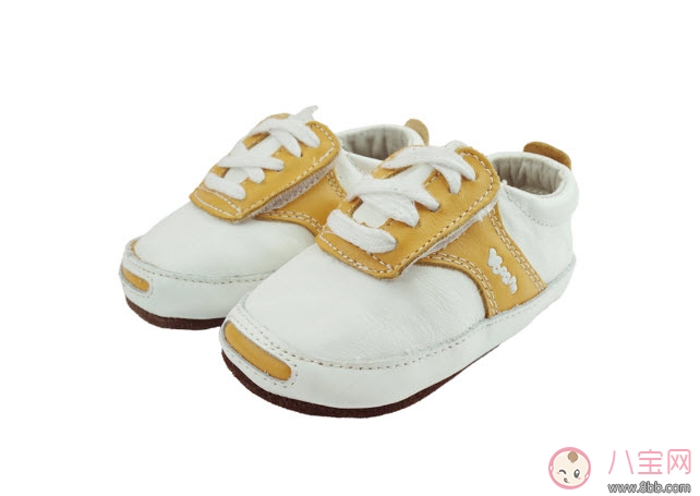 寶寶機(jī)能鞋學(xué)步鞋的區(qū)別有哪些 寶寶機(jī)能鞋和學(xué)步鞋哪種好