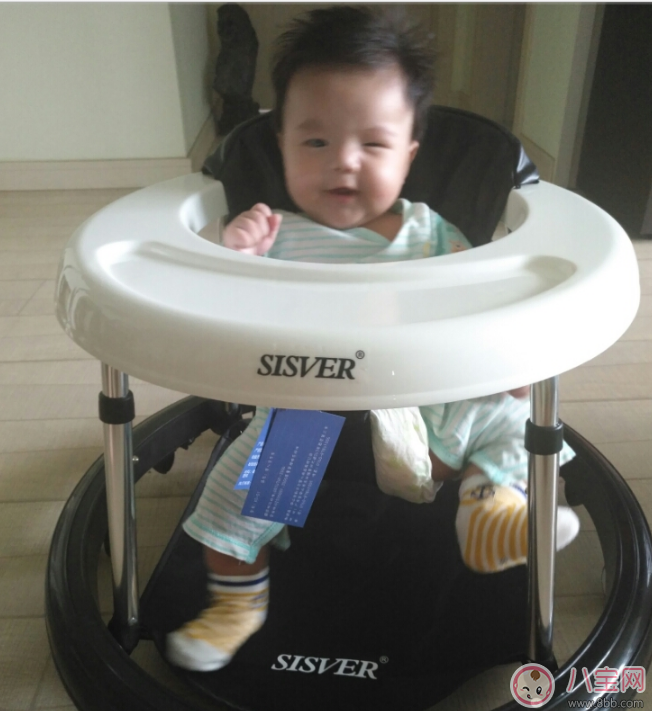 孩子學(xué)走路學(xué)步機(jī)怎么選 7-18月嬰兒學(xué)步車試用測評(píng)