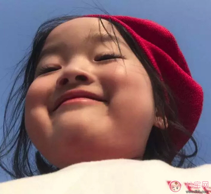 權(quán)律二媽媽是中國人還是韓國人 權(quán)律二媽媽爸爸資料照片家庭條件怎么樣