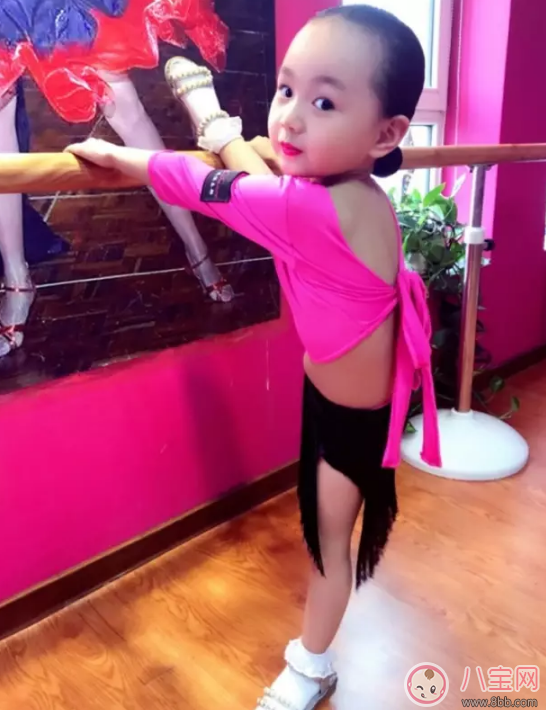 鄧倫《爸爸去哪兒》實(shí)習(xí)奶爸表現(xiàn) 東北萌娃與鄧倫配合默契嗎？