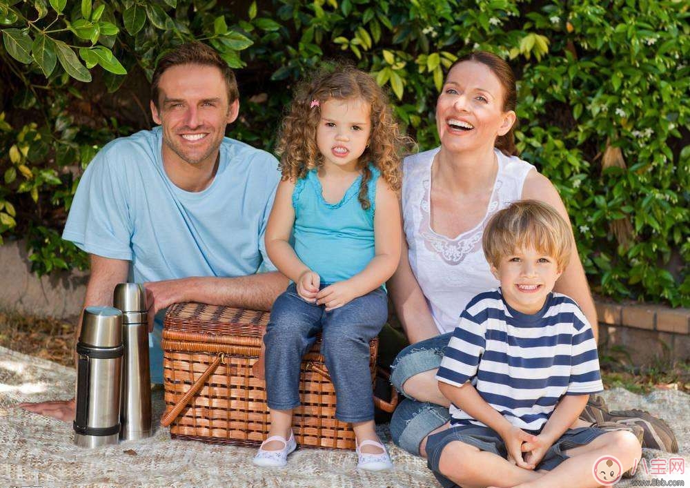 國(guó)慶節(jié)帶寶寶出游 必帶嬰兒用品清單