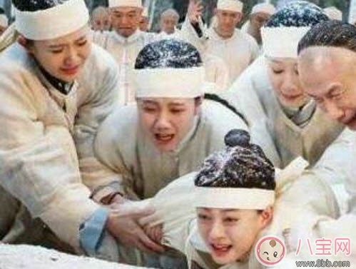 那年花開月正圓吳聘周瑩孩子生下來(lái)了嗎 周瑩孩子是親生的嗎吳聘的嗎