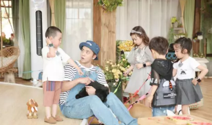 《小手牽小狗》羅志祥帶了幾位萌娃？阿拉蕾的表現(xiàn)怎么樣
