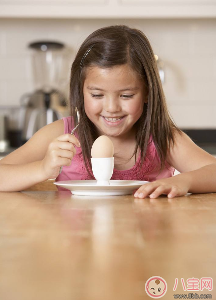 孩子吃雞蛋居然這么好 讓寶寶愛不釋手的吃蛋方法 孩子吃雞蛋居然這么好 讓寶寶愛不釋手的吃蛋方法