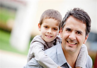 頭暈臉色發(fā)白興許是孩子缺鐵 這么做可以讓孩子不缺鐵