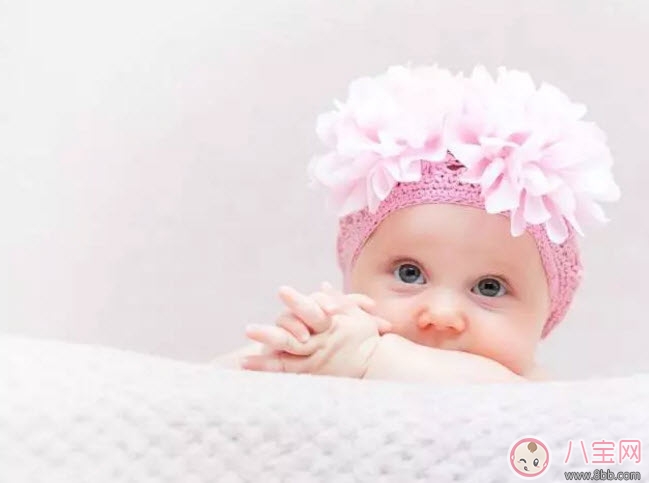 為什么寶寶穿夠衣服還會(huì)著涼 秋天寶寶穿衣服要注意什么