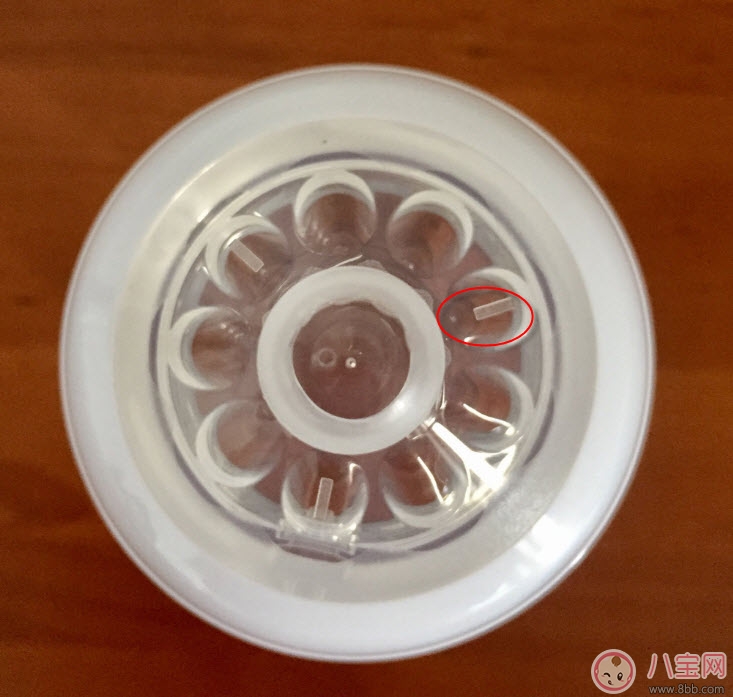 新安怡玻璃奶瓶和comotomo硅膠奶瓶哪種好 新安怡可么多么奶瓶對(duì)比