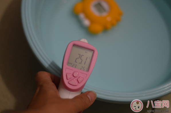 秋季寶寶水溫計(jì)哪款好 棒棒豬小水溫計(jì)測(cè)評(píng)