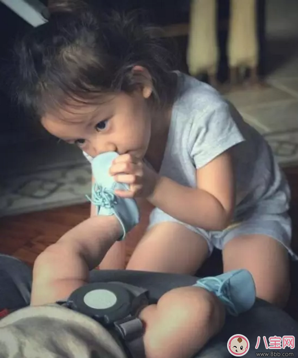 黃磊兒子可愛白嫩 新生兒寶寶皮膚如何護(hù)理