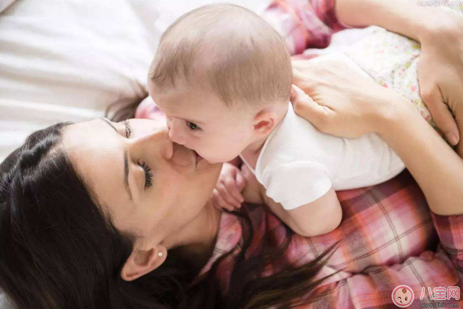 探望新生寶貝這些東西送出去好 看新媽媽這么做最好