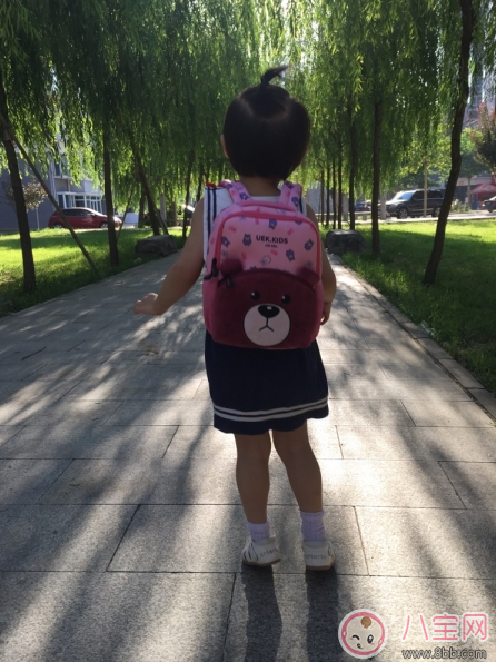 上學(xué)小書包用哪款好 uek幼兒園寶寶書包測評