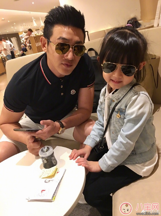 陸毅曬和女兒照片 網(wǎng)友傻傻分不清是哪個