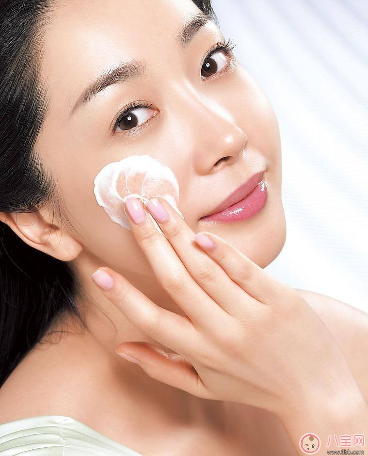 七夕女性飛機旅行 機艙美容應(yīng)該準(zhǔn)備什么