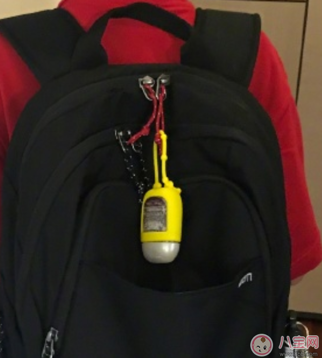 袁詠儀兒子上學(xué)書(shū)包掛免洗洗手液 孩子用免洗洗手液好不好