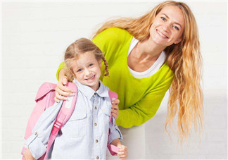 開學(xué)季書包如何挑選  雙肩包VS拉桿包？