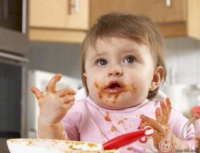 寶寶圍嘴哪種好 寶寶圍嘴如何選擇(尺寸材質顏色有講究)