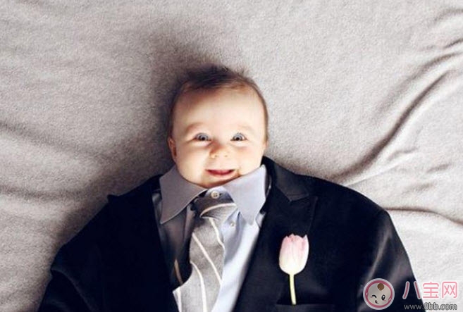 寶寶圍嘴哪種好 寶寶圍嘴如何選擇(尺寸材質顏色有講究)