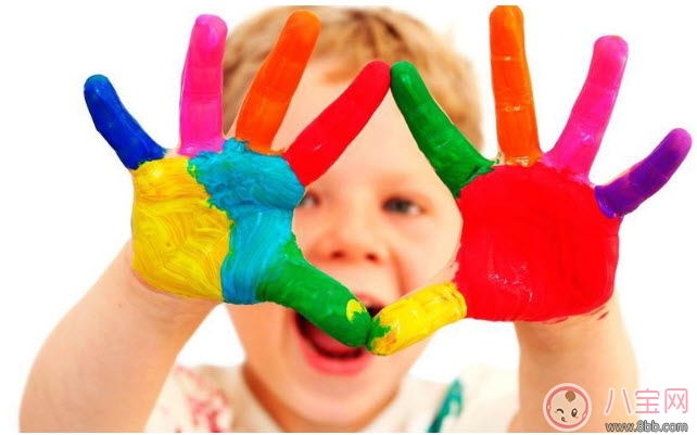 寶寶圍嘴哪種好 寶寶圍嘴如何選擇(尺寸材質顏色有講究)