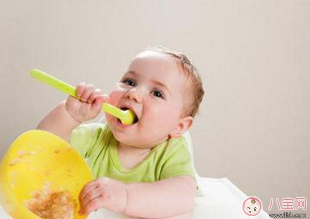 寶寶圍嘴哪種好 寶寶圍嘴如何選擇(尺寸材質顏色有講究)