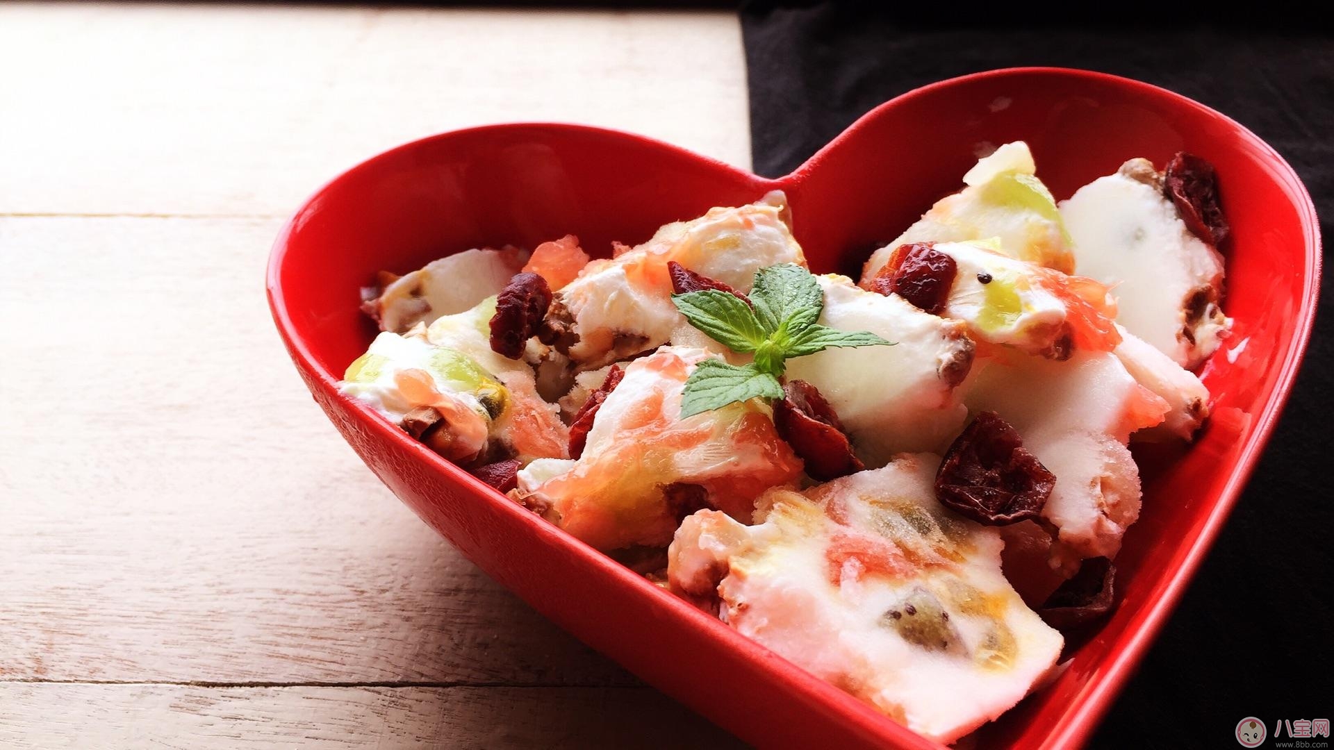 喝酸奶的好處以及注意事項(xiàng)   哪些人不能喝