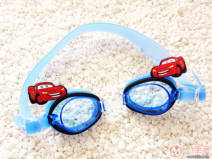 注意！孩子游泳要帶泳鏡的 孩子泳鏡挑選