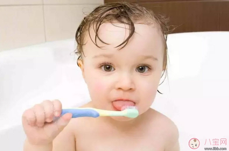 孩子可以用電動(dòng)牙刷嗎 寶寶選擇電動(dòng)牙刷的標(biāo)準(zhǔn)是什么 孩子可以用電動(dòng)牙刷嗎 寶寶選擇電動(dòng)牙刷的標(biāo)準(zhǔn)是什么