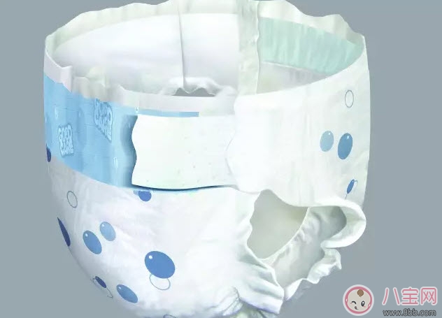 紙尿褲和尿布各有利弊 寶寶用尿片好還是紙尿褲好