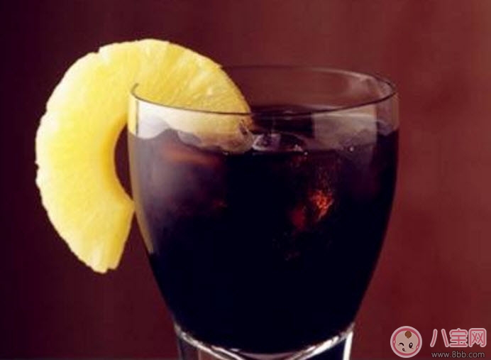 孕婦能喝可樂(lè)等碳酸飲料嗎 孕婦喝多少可樂(lè)有害(5罐)