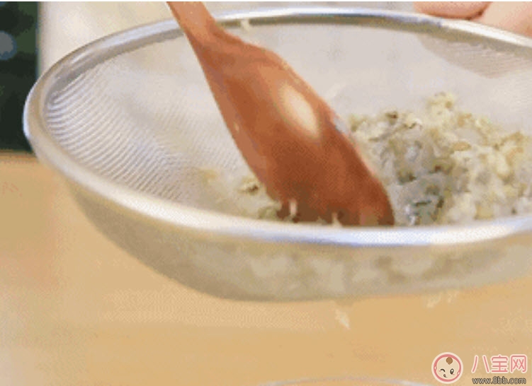 夏季輔食糕點(diǎn)香甜綠豆糕 美味降火還明目