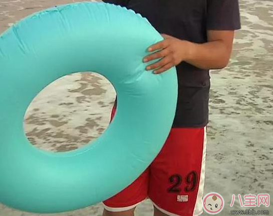 游泳圈不是救命圈 游泳圈安全隱患大 游泳圈不是救命圈 游泳圈安全隱患大