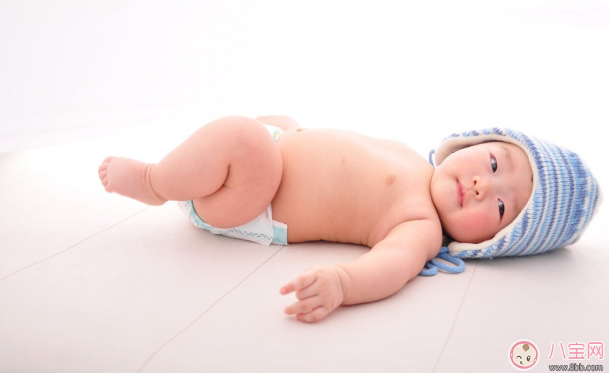 寶寶從床上掉下來怎么辦 怎么給寶寶準備一個安全的床