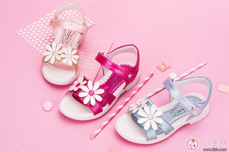 如何給女寶寶挑選涼鞋 女寶寶涼鞋品牌推薦 如何給女寶寶挑選涼鞋 女寶寶涼鞋品牌推薦